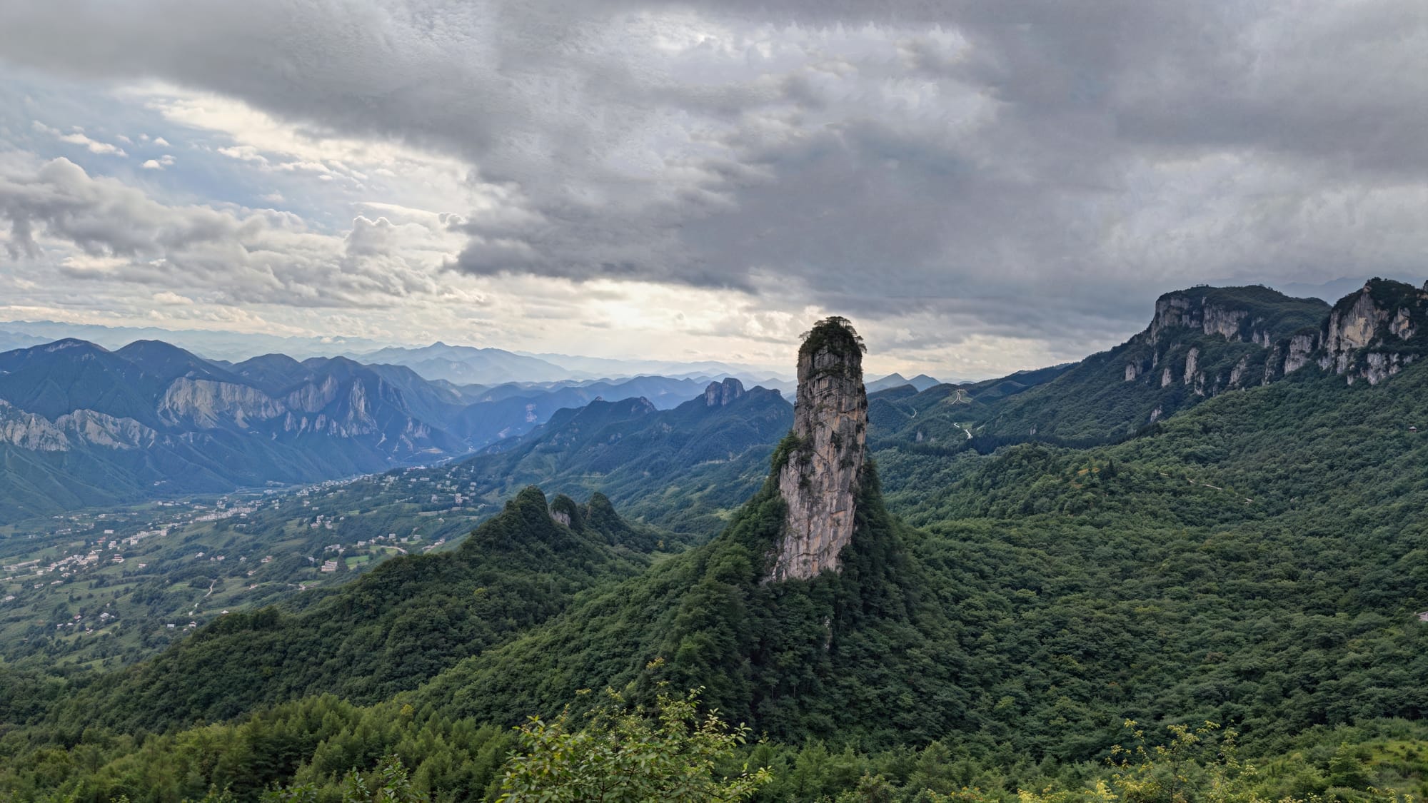 湖北.恩施抛耳山🌄:解锁神秘自然之美